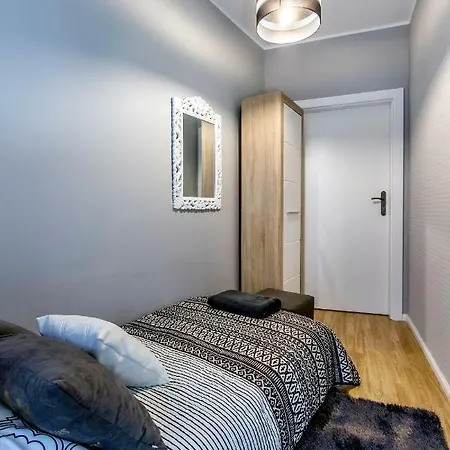 Apartment Clicktheflat Tamka Street *