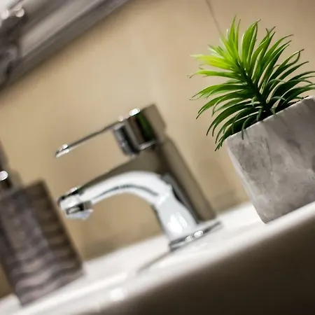 Apartment Clicktheflat Tamka Street *